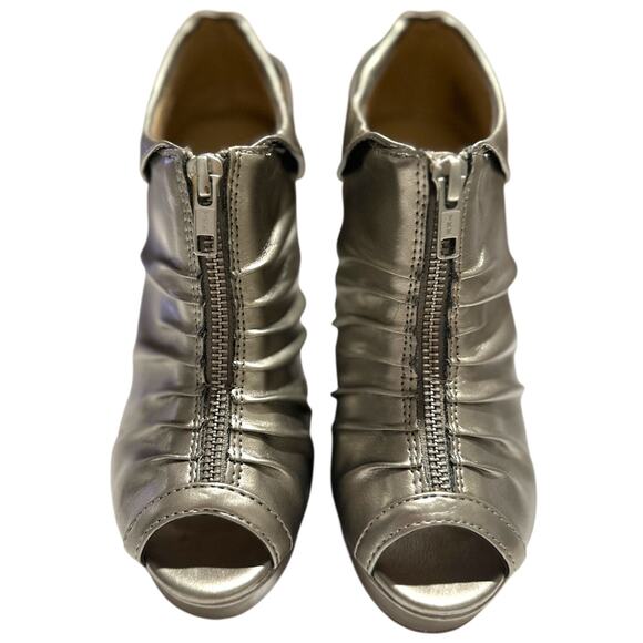 Rock & Republic MERYL Silver Peep Toe Stiletto Heel Metallic Studded Shoes 7 MED - Picture 3 of 9